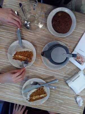 La Crème Cakes & Coffee