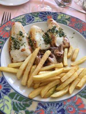 Travé Hotel - Restaurante