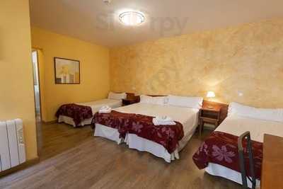 Hostal Puerta Del Alcazar