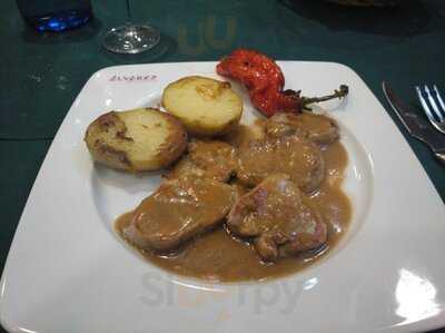 Álvarez, Restaurante