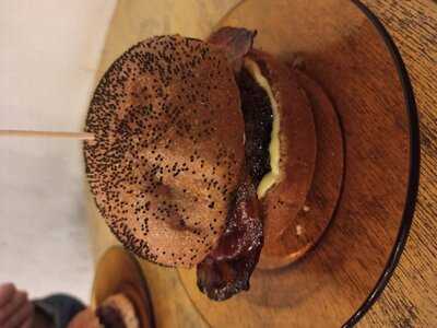 Puspaayu - Hamburgueseria En Menorca