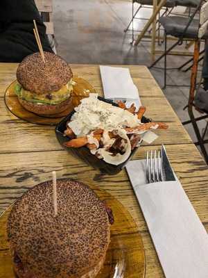 Puspaayu - Hamburgueseria En Menorca