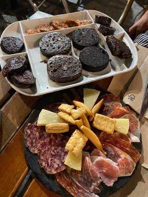 La Morcilla Restaurante & Tapas