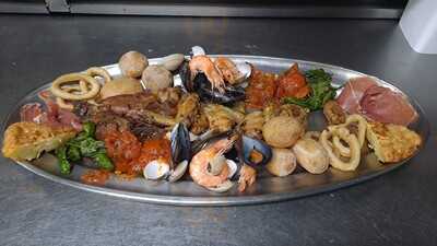 El Pescador 11 Restaurant