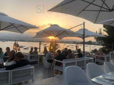 Patchwork Roof Top Restaurant Sa Punta