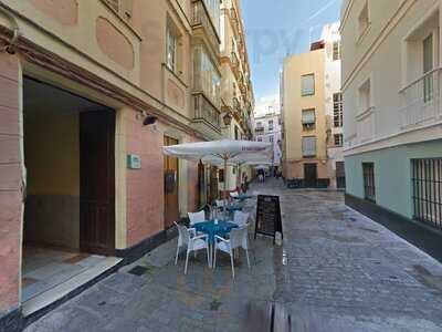 La Esquinita Del Pópulo