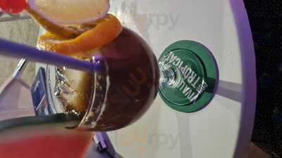 Golden Corner Cocktail Bar - Photo 8