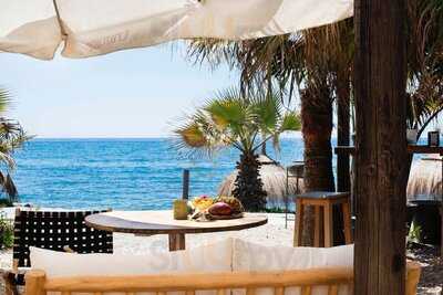 Costacabria Restaurante En El Mar