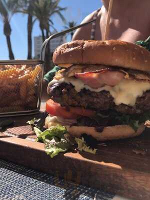 Magnus Playa Bistros