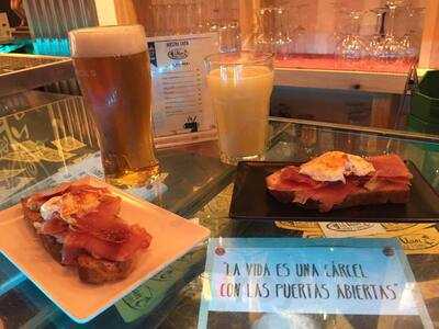 Le Clan Música Y Tapas