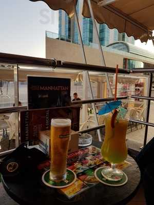 Manhattan Snack & Cocktail