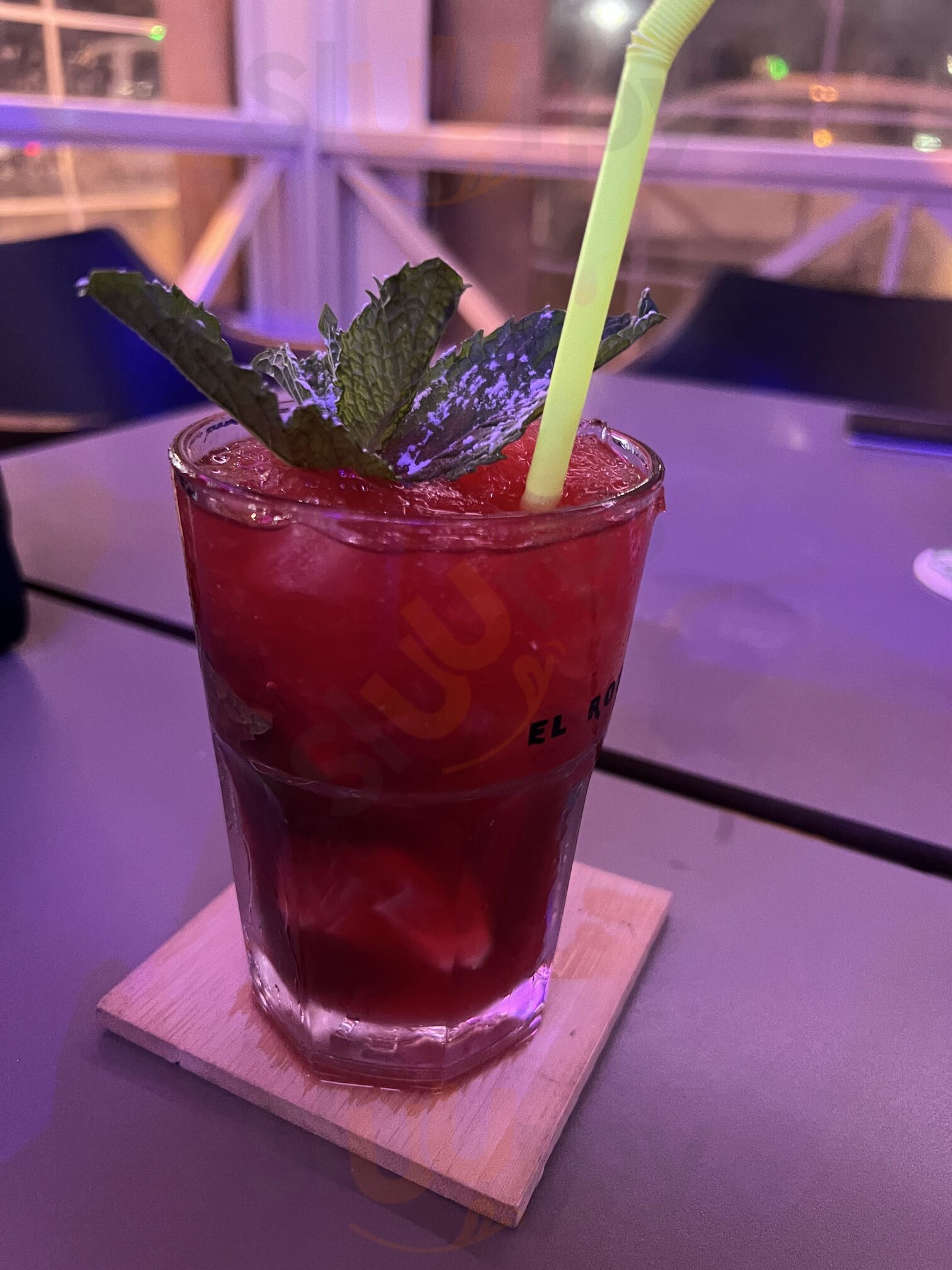 Manhattan Snack & Cocktail