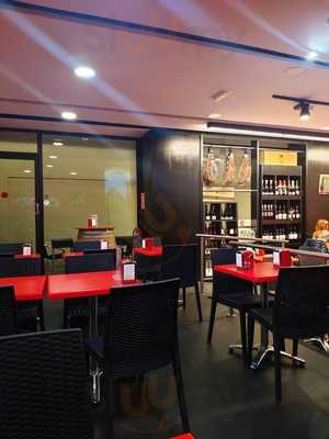 Enrique Tomás Jamon-tapas-vino