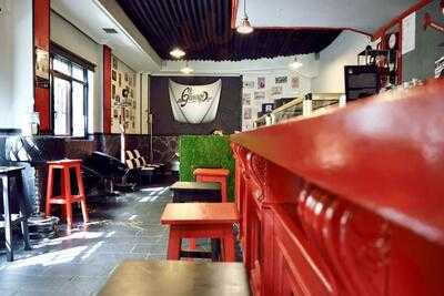 Le Garage Motor Club Cafe