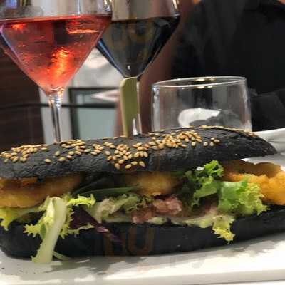 Le Garage Motor Club Cafe