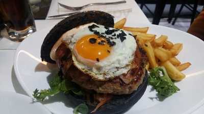 Halcon Milenario Gastrobar