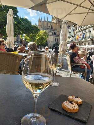 Fonda Ilustrada Juan Bravo