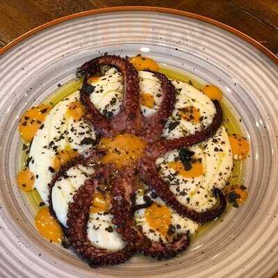 Zalema Restaurante Tapas & Vinos