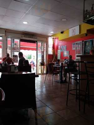 Bar Cafeteria La Roja