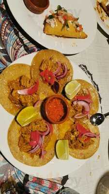 El Tecolote Antojitos Mexicanos