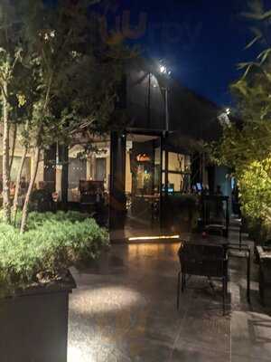 Tahini Sushi Bar & Restaurant