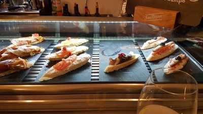 El Descorche, Tapería Y Vinoteca