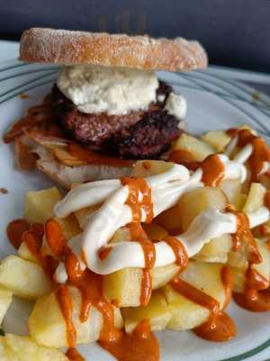 Combi Dos Cafeteria & Tapas