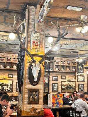 El Paso De Los Elefantes