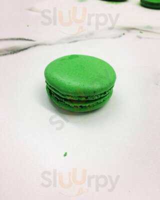 Cafetería , Confitería . La Abeja Maya