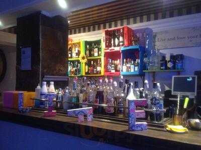 Life Beach & Friends