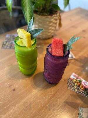 Life Beach & Friends