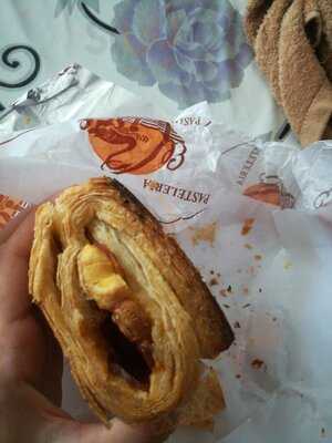 Pastelería El Cisne - Photo 7