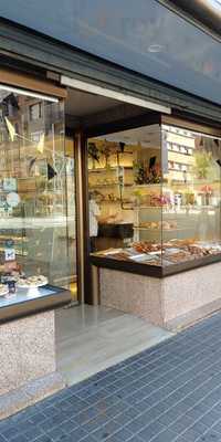 Pastelería El Cisne