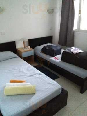 Las Coronas De Teguise Sl