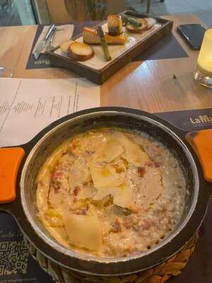 La Mafia Se Sienta A La Mesa