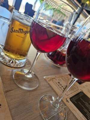 Tropicana Petzeria Gril 