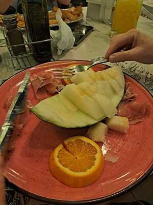 Tropicana Petzeria Gril 