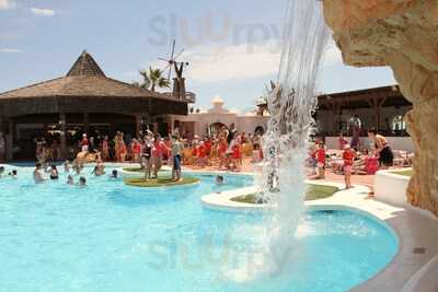 Mai Tai Pool Bar And Restaurant