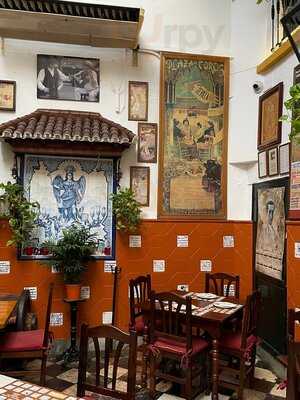 Taberna San Miguel Casa El Pisto