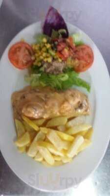 Keanes Irish Bar - Photo 8