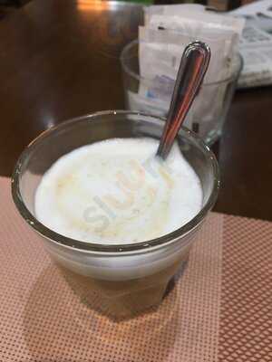 Somos La Pera Bar & Shop