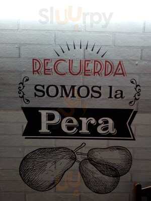 Somos La Pera Bar & Shop