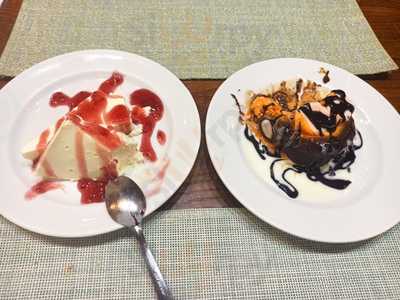 Somos La Pera Bar & Shop