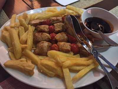 Somos La Pera Bar & Shop