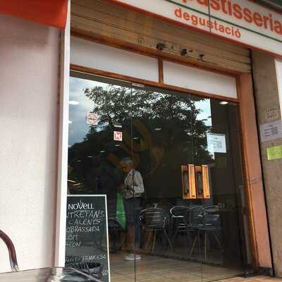 Forn I Pastissería Casas