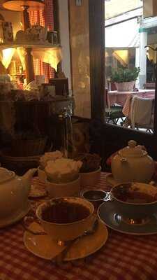 Petit Salón De Té Queriendo-te