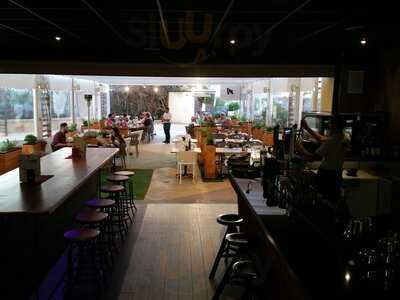 Gorilla Grill Pub&kitchen - Photo 8