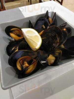 A Lareira: Restaurante Gallego