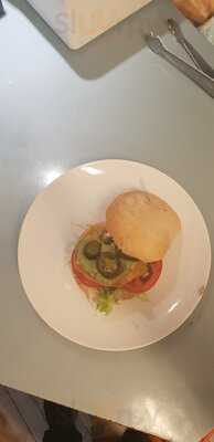 A Tu Gusto, Hamburguesería