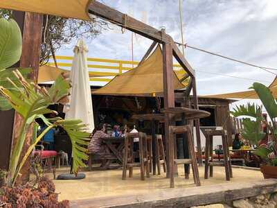 Chiringuito Waves Beach Bar